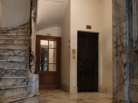 Oficina en Venta 100 años