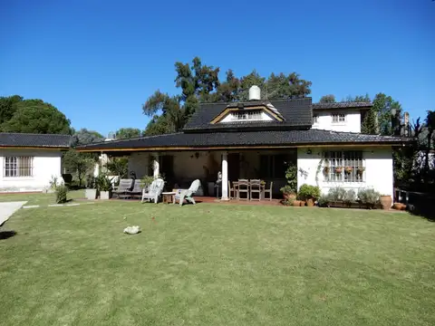Casa 6 ambientes con 3 baños