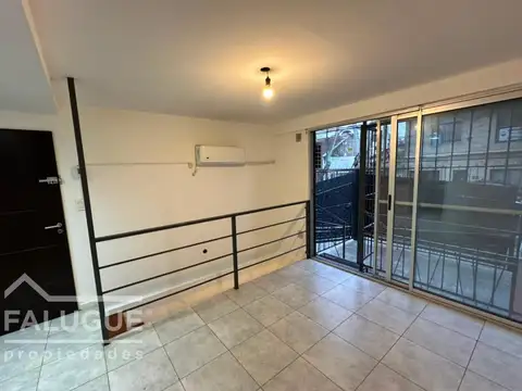 Departamento dos ambientes con patio