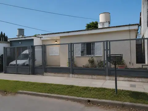 VENTA CASA 3 DORM BARRIO LOS GIGANTES CORDOBA