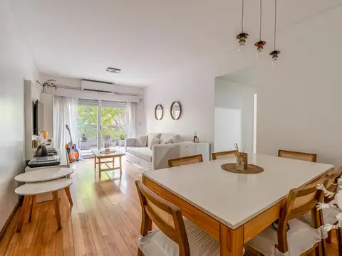 SEMIPISO - VENTA - 4 AMBIENTES - BALCON Y PATIO - COCHERA FIJA - COGHLAN