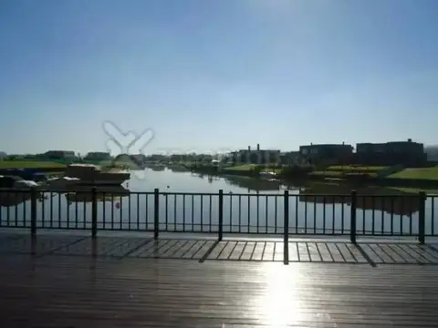 Terreno en Venta en Albanueva, USD 950.000