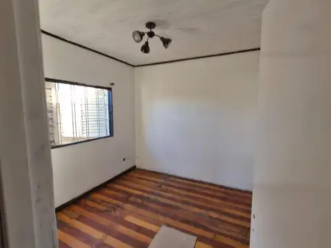 Amplia casa en José C. Paz - ¡Tres dormitorios!