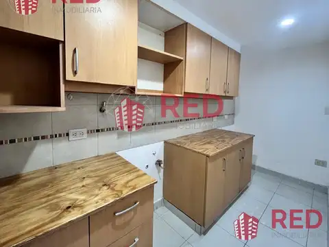 Casa 8 ambientes con 2 baños