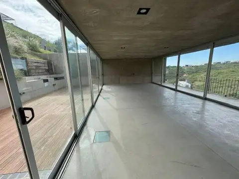 Casa 3 ambientes con 2 baños