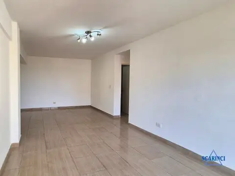 Departamento en Alquiler en Villa Raffo, $ 900.000