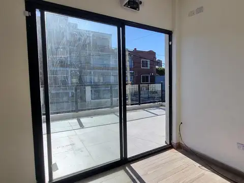 Depto Tipo Casa en Venta con 1 cocheras