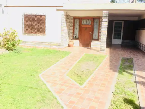 Casa americana 4 ambientes a la venta en Ituzaingo