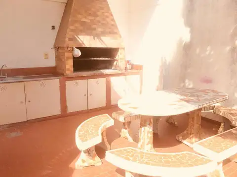 Depto Tipo Casa en Venta con 1 cocheras