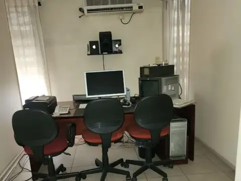 Oficina 6 ambientes con 2 baños