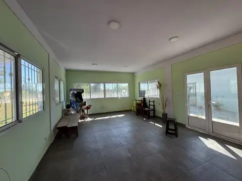 Casa 3 ambientes con 2 baños