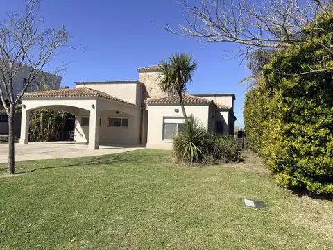 ALQUILER Casa 4 ambientes mas dependencias Puertos del Lago