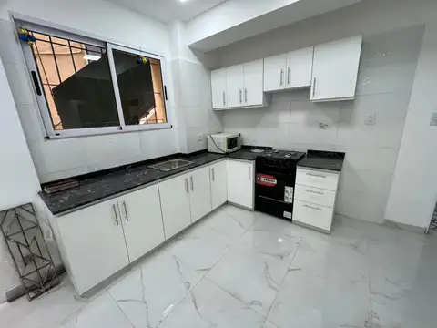 Depto Tipo Casa 2 ambientes con 1 baño