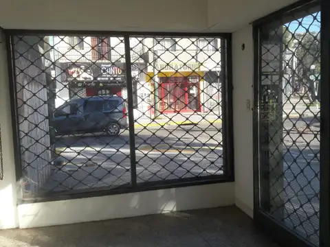 Local en Alquiler Via Púb.