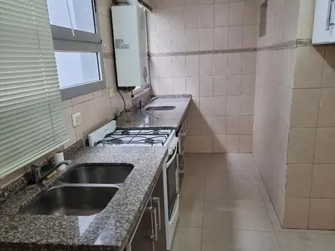 Manuela Pedraza 4000, Piso 1