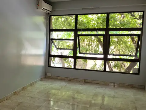 Senillosa 400, Piso 1