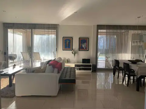 Casa a la venta en Barrio La Celina Escobar