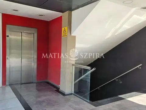 Oficina en Alquiler en Barrio Parque Leloir, USD 700