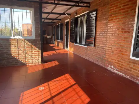 Casa 2 ambientes con 1 baño