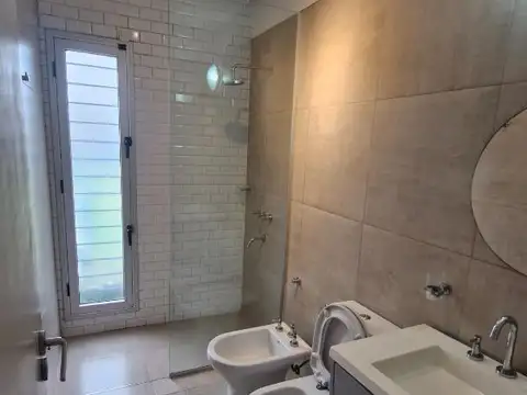 EXCELENTE CASA EN ALQUILER
