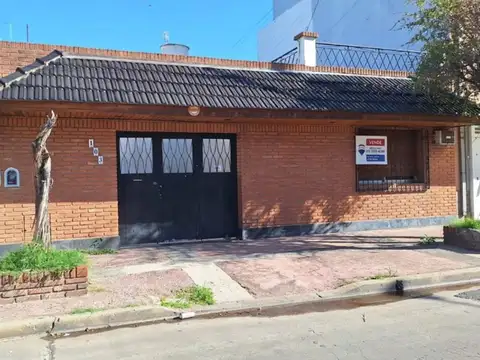 Venta Casa 2 Amb Cochera Lomas del Mirador CREDITO