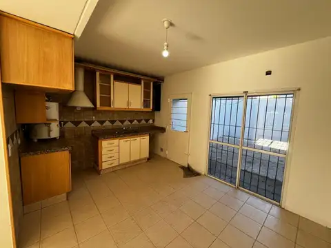 Depto Tipo Casa en Alquiler 40 años