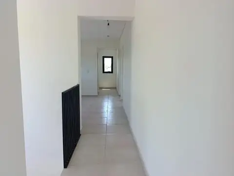 Casa en Venta con 4 cocheras