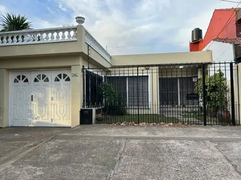 CASA A LA VENTA SOBRE CALLE BLASCO IBAÑEZ AL 600 JOSE MARMOL