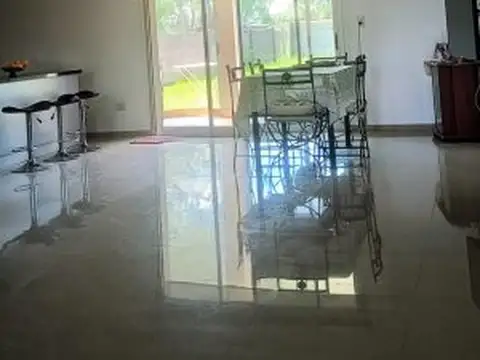 Casa en Venta en Roldan, USD 150.000