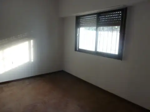 Depto Tipo Casa en Alquiler con 5