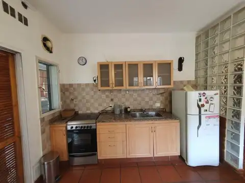 Casa en Alquiler con 1 cochera