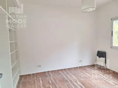 Casa en Alquiler con 1 cochera