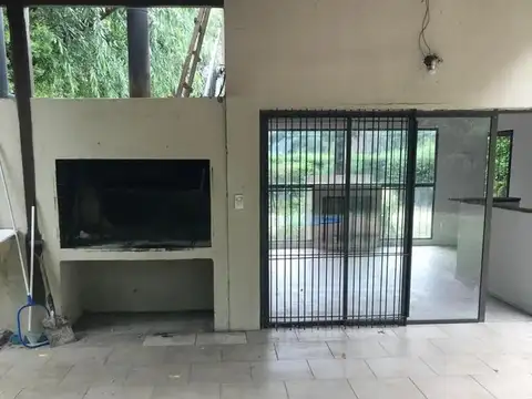 Casa Con Pileta En Fátima Cod: 11059