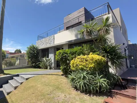 USD290.000 + Cuotas, Casa Venta Carrasco Norte