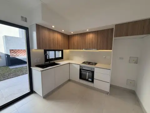 Triplex 5 Amb A Estrenar con Jardin Excelente Categoria
