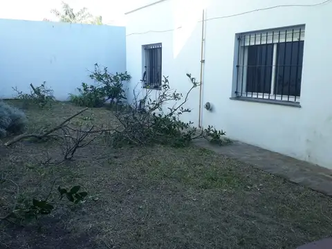 PH en alquiler en Saavedra  con lindo jardín, ambientes ventilados y luminosos
