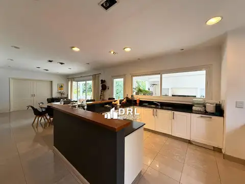 Casa en venta en Lomas de la Carolina