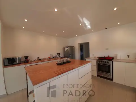 Casa 5 ambientes con 3 baños