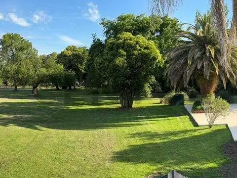 Casa en Venta con 4 cocheras