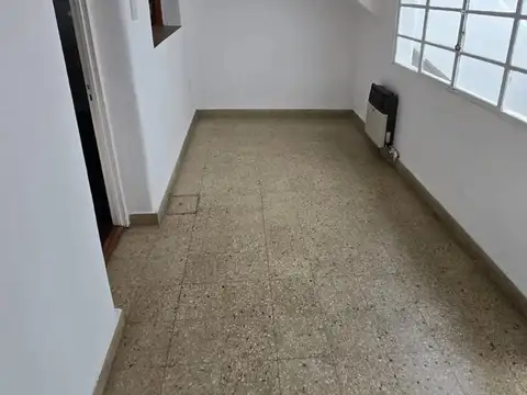 Depto Tipo Casa 4 ambientes con 1 baño