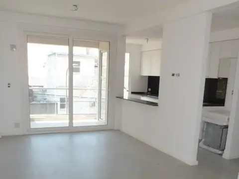 Jose J Araujo 100, Piso 3