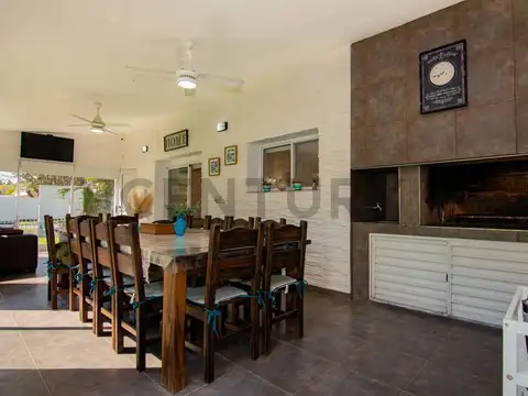 Casa en Venta en Roldan, USD 265.000