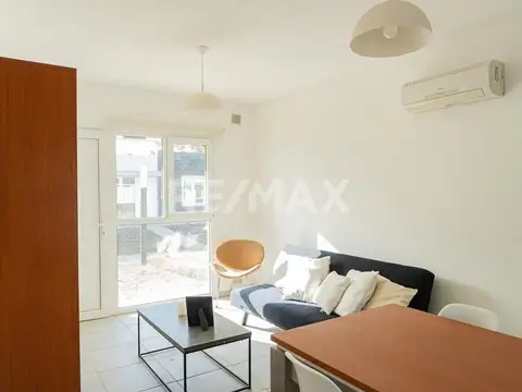 Casa 2 ambientes con 1 baño