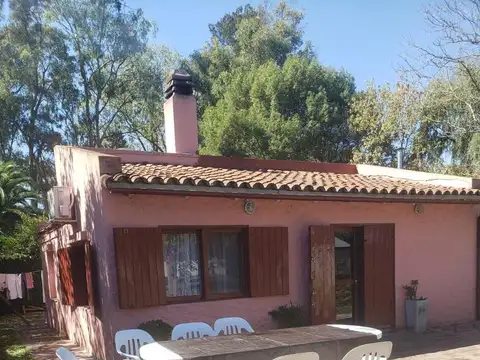 Casa sobre terreno de 2538 mts2 sobre los tilos