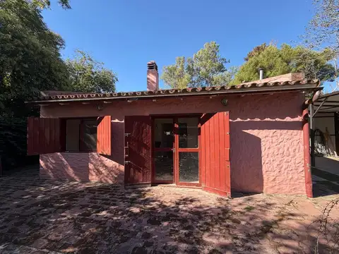 Casa sobre terreno de 2538 mts2 sobre los tilos