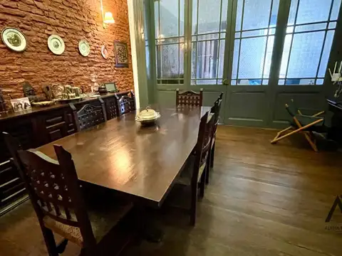 Casa en Alquiler con 1 cochera