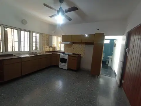 Casa en Alquiler con 1 cochera