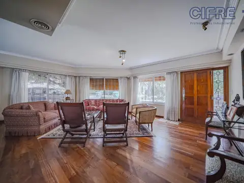 Casa 6 ambientes con 5 baños