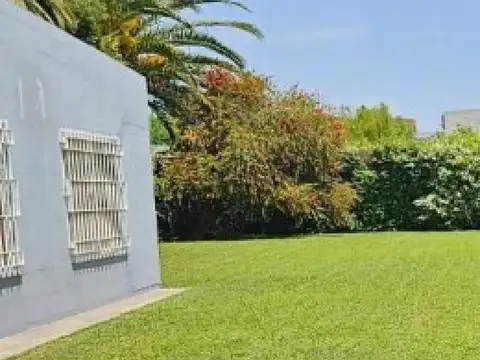 Casa en venta - 3 Dormitorios 3 Baños - Punta Lara