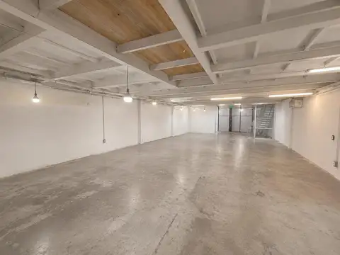 Galpon en Venta en Chacarita, USD 598.000